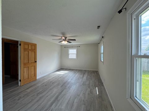 Tiny photo for 1005 E Fischer Street, Kokomo, IN 46901 (MLS # 202618193)