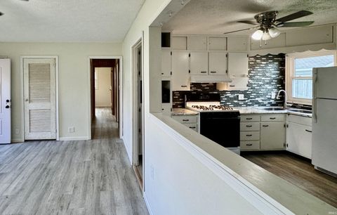 Tiny photo for 1005 E Fischer Street, Kokomo, IN 46901 (MLS # 202618193)