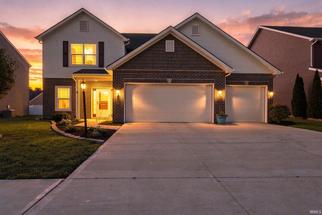 Photo of 6214 Melan Cove, Fort Wayne, IN 46835 (MLS # 202643660)