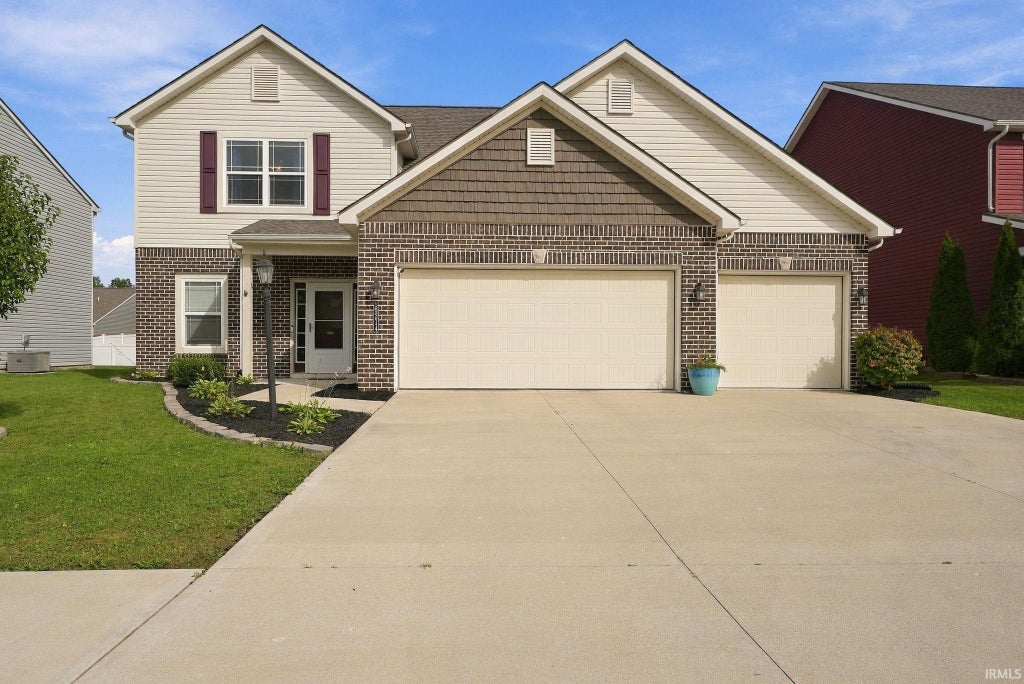 Photo of 6214 Melan Cove, Fort Wayne, IN 46835 (MLS # 202643660)
