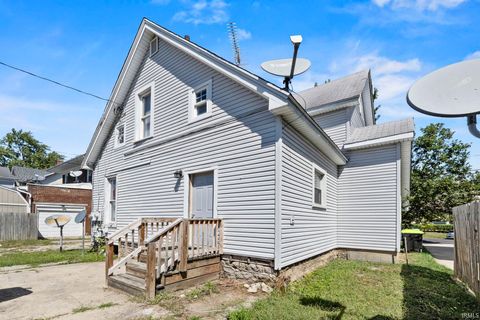 Tiny photo for 424 Byron Street, Huntington, IN 46750 (MLS # 202627322)