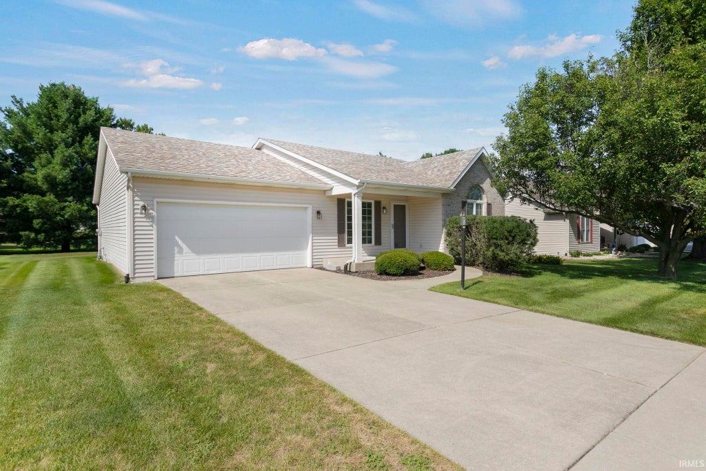 Photo of 4117 Cherry Pointe Drive, South Bend, IN 46628 (MLS # 202631017)