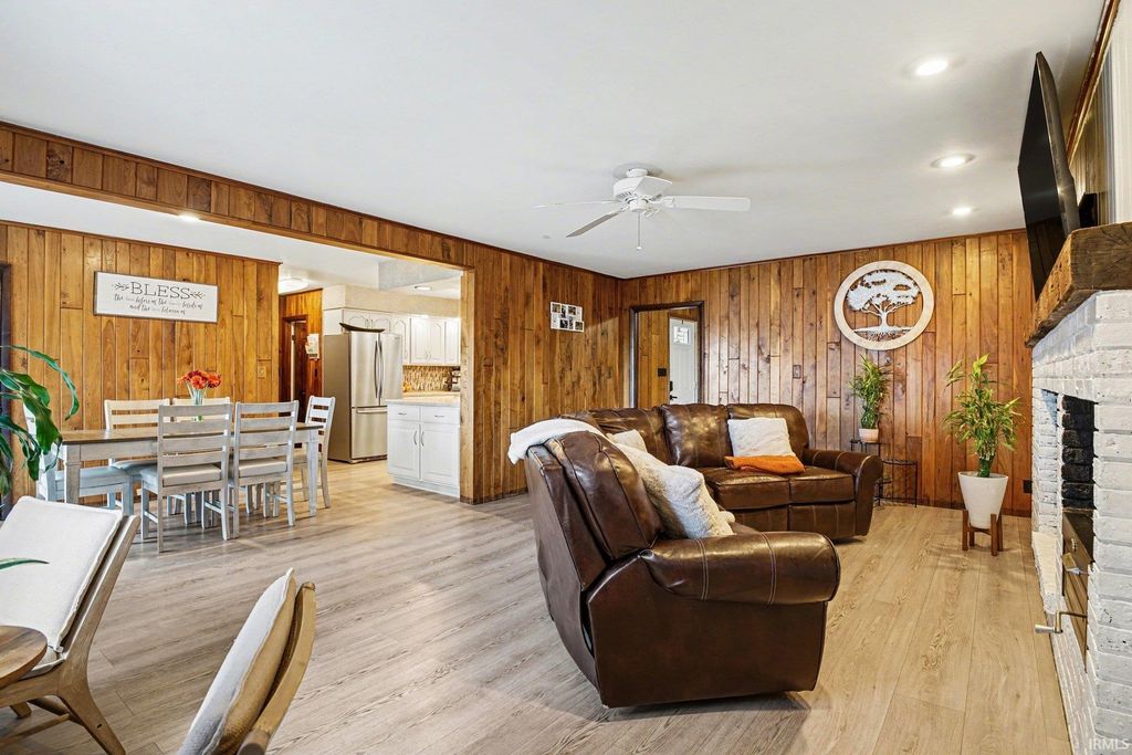 Photo of 415 Aspin Drive, Elkhart, IN 46514 (MLS # 202612997)