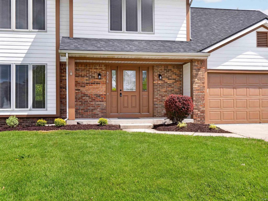 Photo of 9206 Whitestone Court, Fort Wayne, IN 46804 (MLS # 202616179)