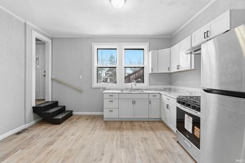 Tiny photo for 204 E Suttenfield Street, Fort Wayne, IN 46803 (MLS # 202603857)