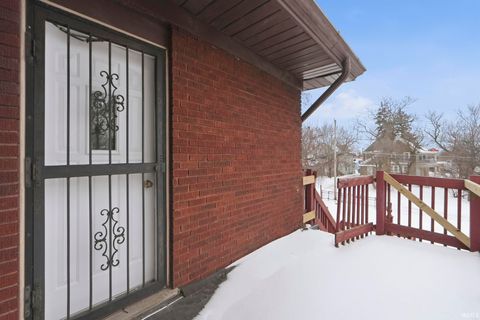 Tiny photo for 204 E Suttenfield Street, Fort Wayne, IN 46803 (MLS # 202603857)