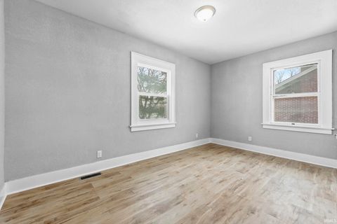 Tiny photo for 204 E Suttenfield Street, Fort Wayne, IN 46803 (MLS # 202603857)