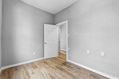 Tiny photo for 204 E Suttenfield Street, Fort Wayne, IN 46803 (MLS # 202603857)