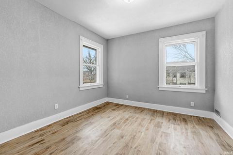 Tiny photo for 204 E Suttenfield Street, Fort Wayne, IN 46803 (MLS # 202603857)