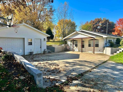 Tiny photo for 801 W Market Street, Pierceton, IN 46562 (MLS # 202644878)