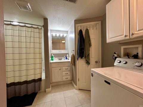 Tiny photo for 801 W Market Street, Pierceton, IN 46562 (MLS # 202644878)