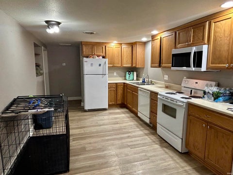 Tiny photo for 801 W Market Street, Pierceton, IN 46562 (MLS # 202644878)
