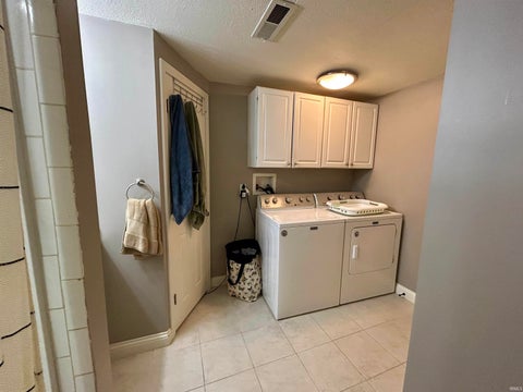 Tiny photo for 801 W Market Street, Pierceton, IN 46562 (MLS # 202644878)