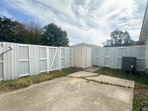Tiny photo for 1402 Dunham on Berkley, Kokomo, IN 46901 (MLS # 202542276)