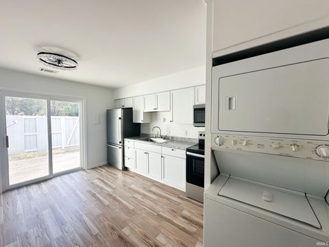 Tiny photo for 1402 Dunham on Berkley, Kokomo, IN 46901 (MLS # 202542276)