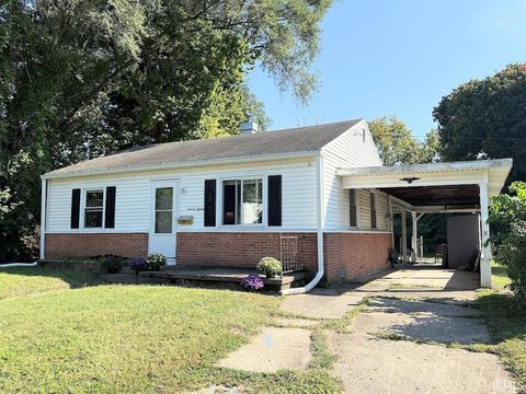 Tiny photo for 715 State Street, Logansport, IN 46947 (MLS # 202537404)