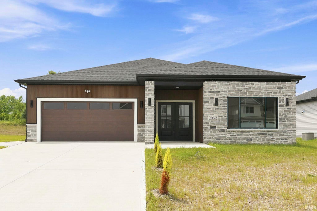 Photo of 7230 Starks Boulevard, Fort Wayne, IN 46816 (MLS # 202629332)