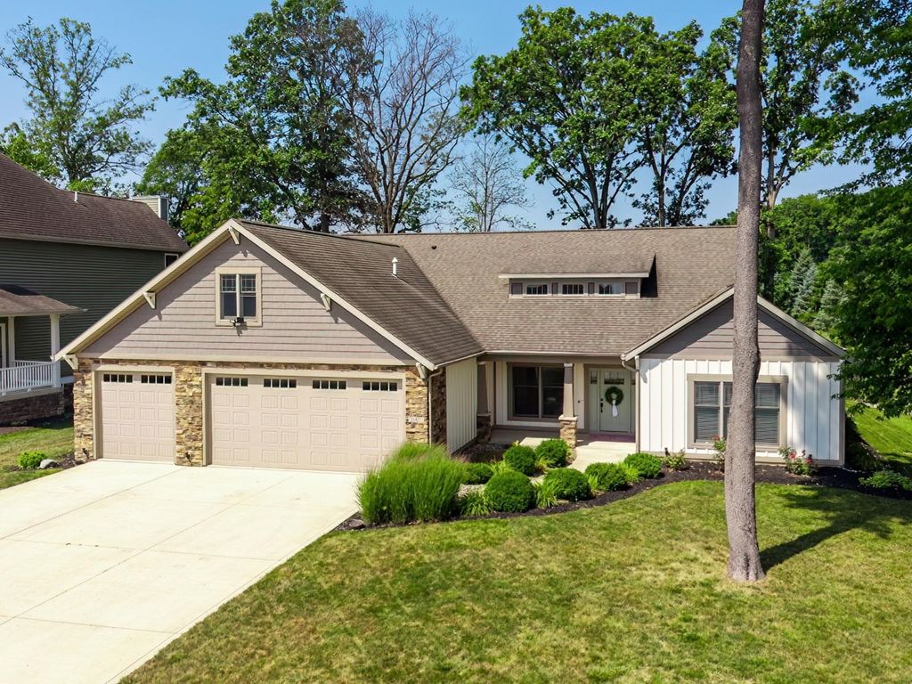 Photo of 11427 Red Fern Place, Fort Wayne, IN 46845 (MLS # 202539004)