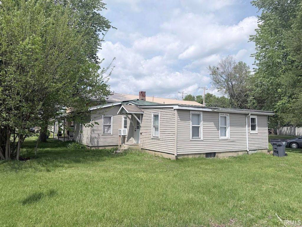Photo of 1422 S Tenth Street, Goshen, IN 46526 (MLS # 202619782)