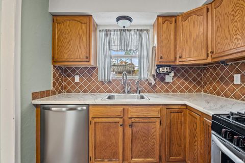 Tiny photo for 1639 Stanforth Avenue, Lafayette, IN 47905 (MLS # 202542911)
