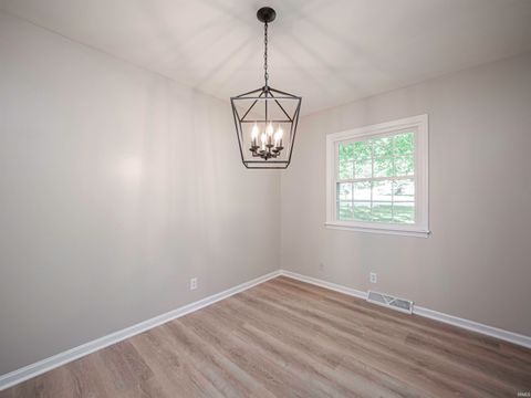 Tiny photo for 4455 E Lincoln Drive, Newburgh, IN 47630 (MLS # 202536135)