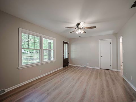 Tiny photo for 4455 E Lincoln Drive, Newburgh, IN 47630 (MLS # 202536135)