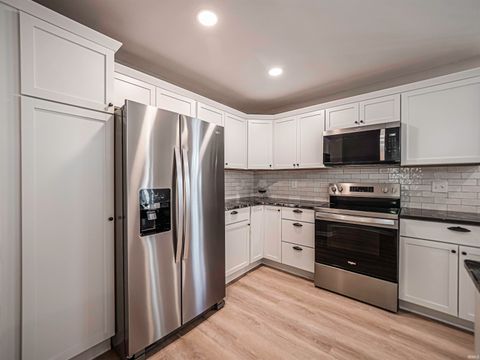 Tiny photo for 4455 E Lincoln Drive, Newburgh, IN 47630 (MLS # 202536135)