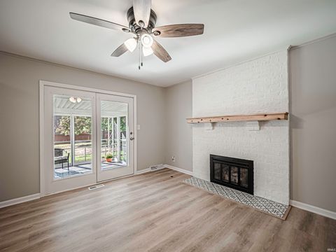 Tiny photo for 4455 E Lincoln Drive, Newburgh, IN 47630 (MLS # 202536135)