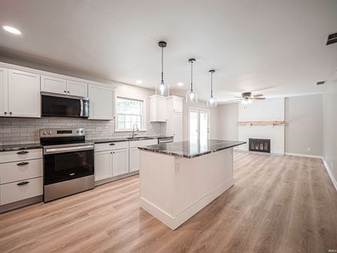 Tiny photo for 4455 E Lincoln Drive, Newburgh, IN 47630 (MLS # 202536135)