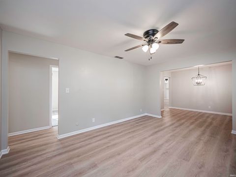 Tiny photo for 4455 E Lincoln Drive, Newburgh, IN 47630 (MLS # 202536135)