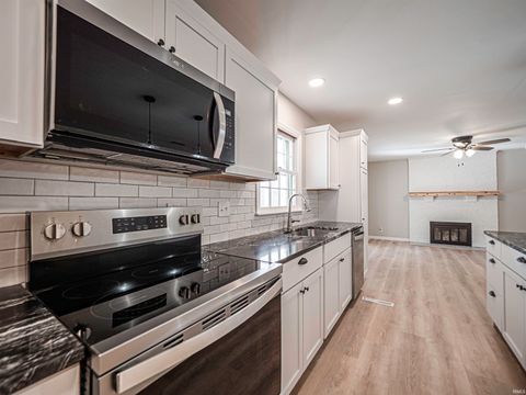 Tiny photo for 4455 E Lincoln Drive, Newburgh, IN 47630 (MLS # 202536135)