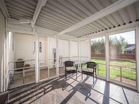 Tiny photo for 4455 E Lincoln Drive, Newburgh, IN 47630 (MLS # 202536135)