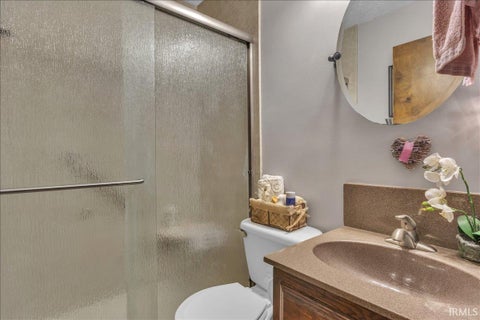 Tiny photo for 5477 E Timberwood Drive, Newburgh, IN 47630 (MLS # 202635187)