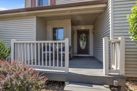 Tiny photo for 5477 E Timberwood Drive, Newburgh, IN 47630 (MLS # 202635187)