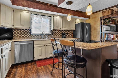 Tiny photo for 5477 E Timberwood Drive, Newburgh, IN 47630 (MLS # 202635187)