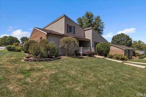 Tiny photo for 5477 E Timberwood Drive, Newburgh, IN 47630 (MLS # 202635187)