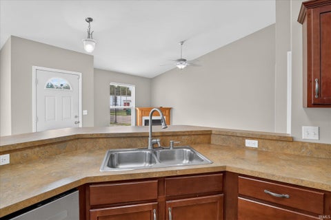 Tiny photo for 1510 Peachtree Lane, Mishawaka, IN 46545 (MLS # 202640083)