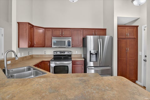 Tiny photo for 1510 Peachtree Lane, Mishawaka, IN 46545 (MLS # 202640083)