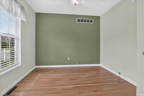 Tiny photo for 1510 Peachtree Lane, Mishawaka, IN 46545 (MLS # 202640083)