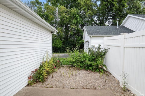 Tiny photo for 1510 Peachtree Lane, Mishawaka, IN 46545 (MLS # 202640083)