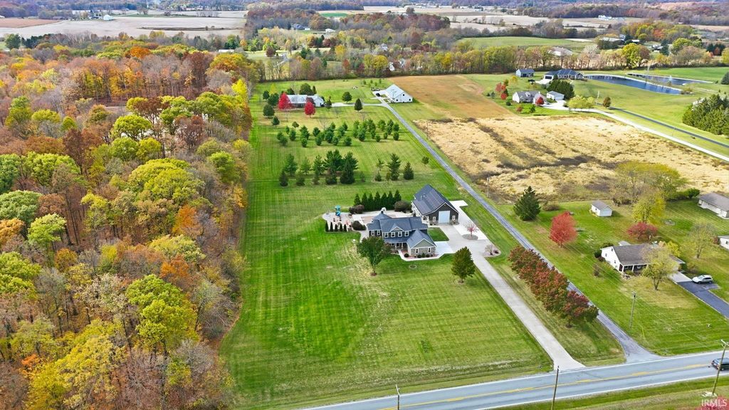 Photo of 18621 Amstutz Road, Auburn, IN 46706 (MLS # 202614103)