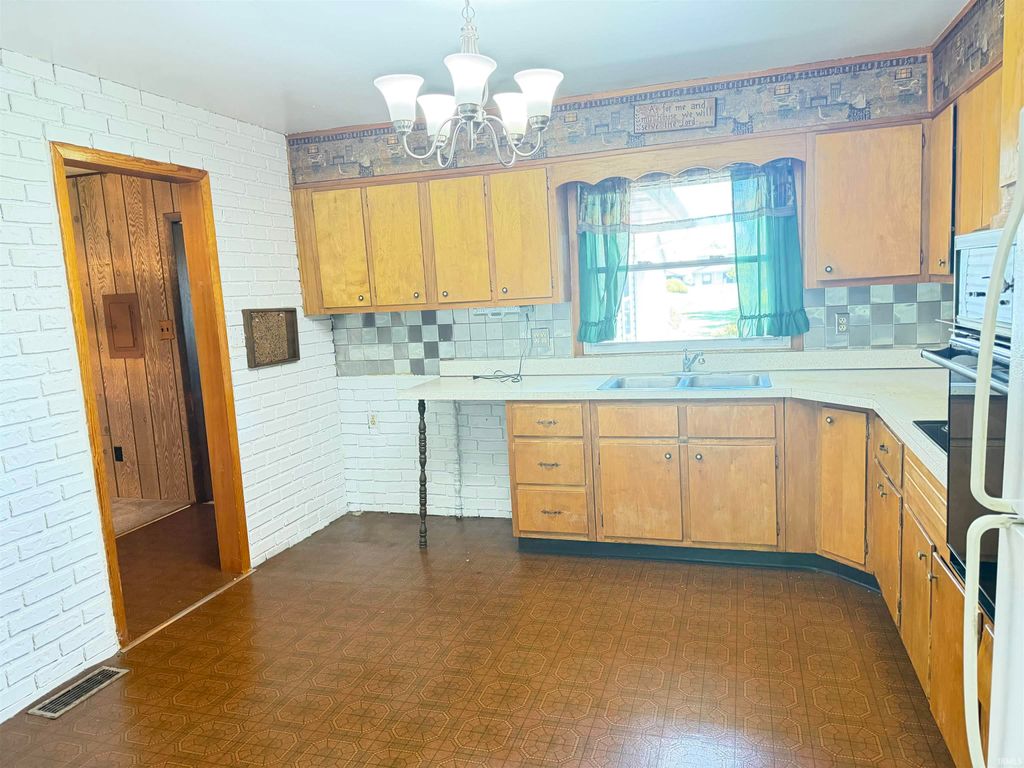 Photo of 505 Albert Street, Valparaiso, IN 46383 (MLS # 202617786)