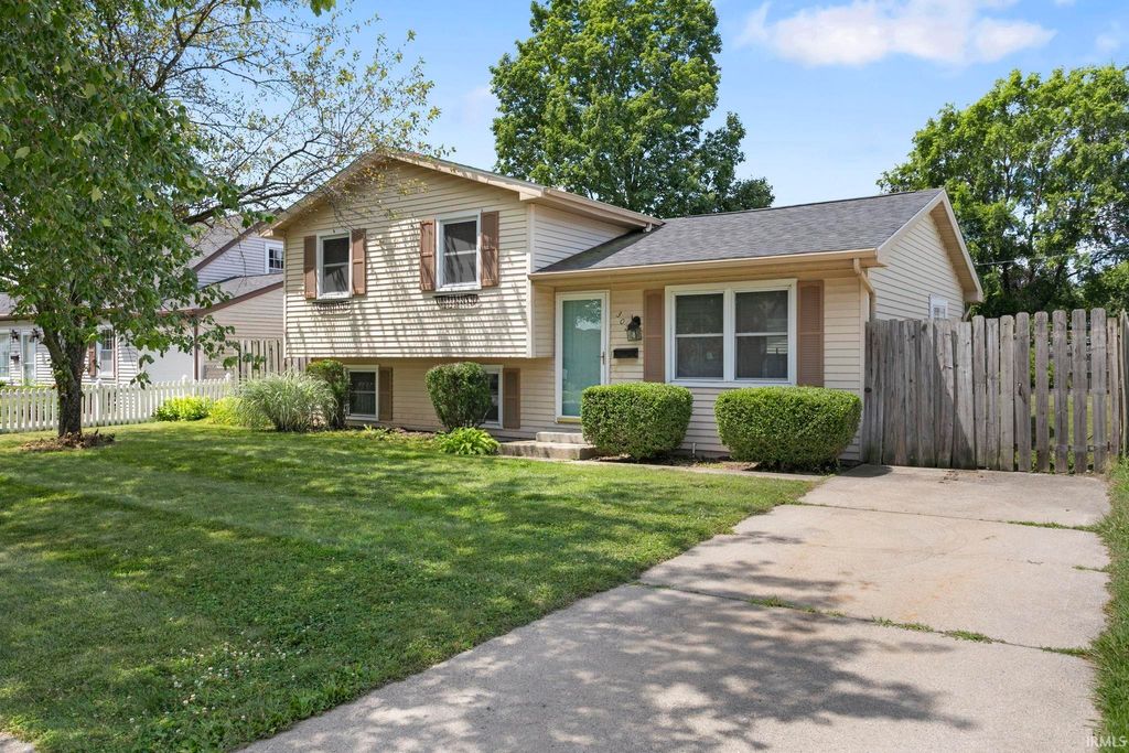 Photo of 307 N Walnut Street, Mishawaka, IN 46544 (MLS # 202630035)