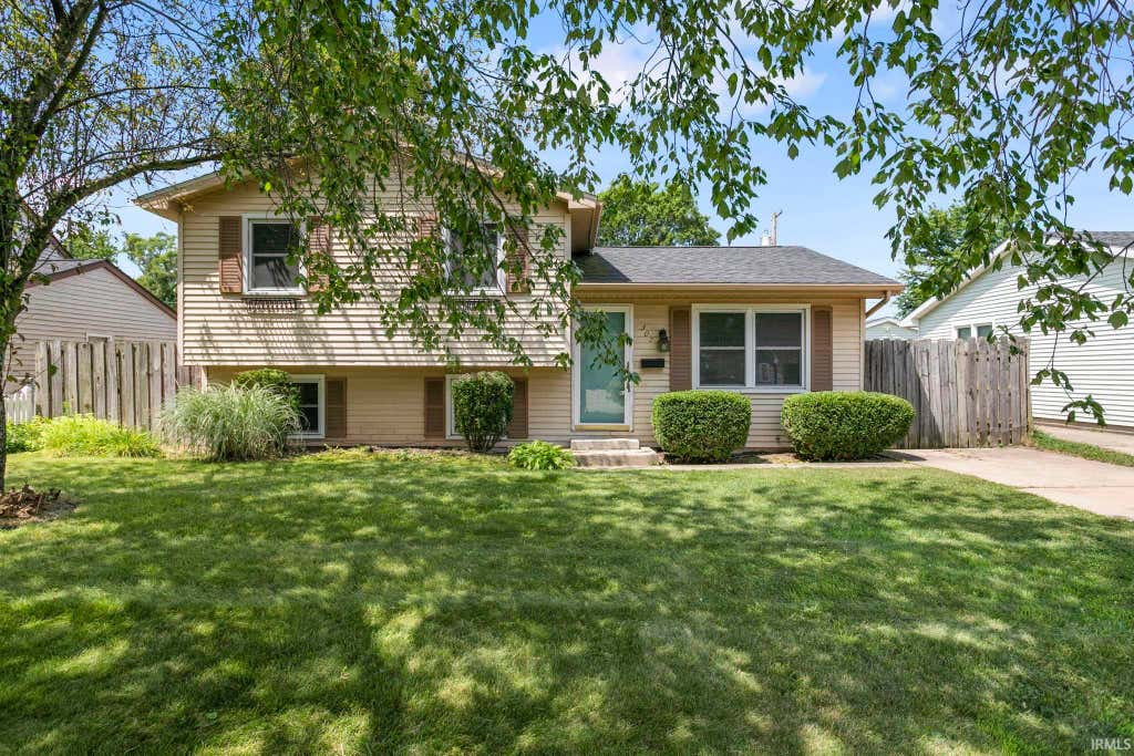 Photo of 307 N Walnut Street, Mishawaka, IN 46544 (MLS # 202630035)