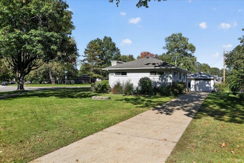 Tiny photo for 630 Northwood Drive, South Bend, IN 46617 (MLS # 202642090)
