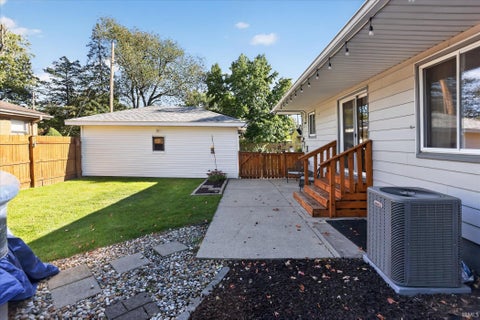 Tiny photo for 630 Northwood Drive, South Bend, IN 46617 (MLS # 202642090)