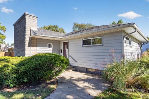 Tiny photo for 630 Northwood Drive, South Bend, IN 46617 (MLS # 202642090)