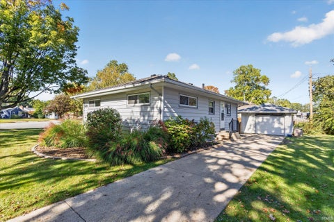 Tiny photo for 630 Northwood Drive, South Bend, IN 46617 (MLS # 202642090)