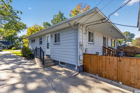 Tiny photo for 630 Northwood Drive, South Bend, IN 46617 (MLS # 202642090)