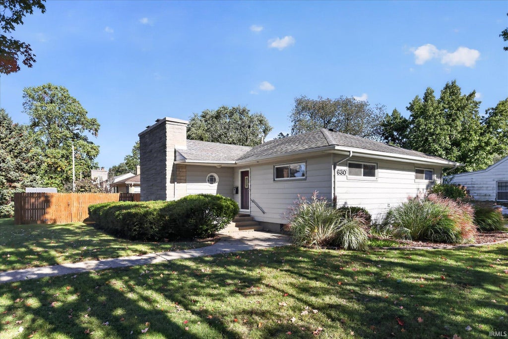 Photo of 630 Northwood Drive, South Bend, IN 46617 (MLS # 202642090)